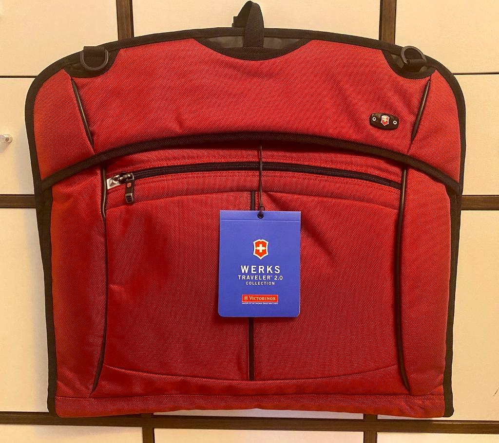 victorinox suit carrier